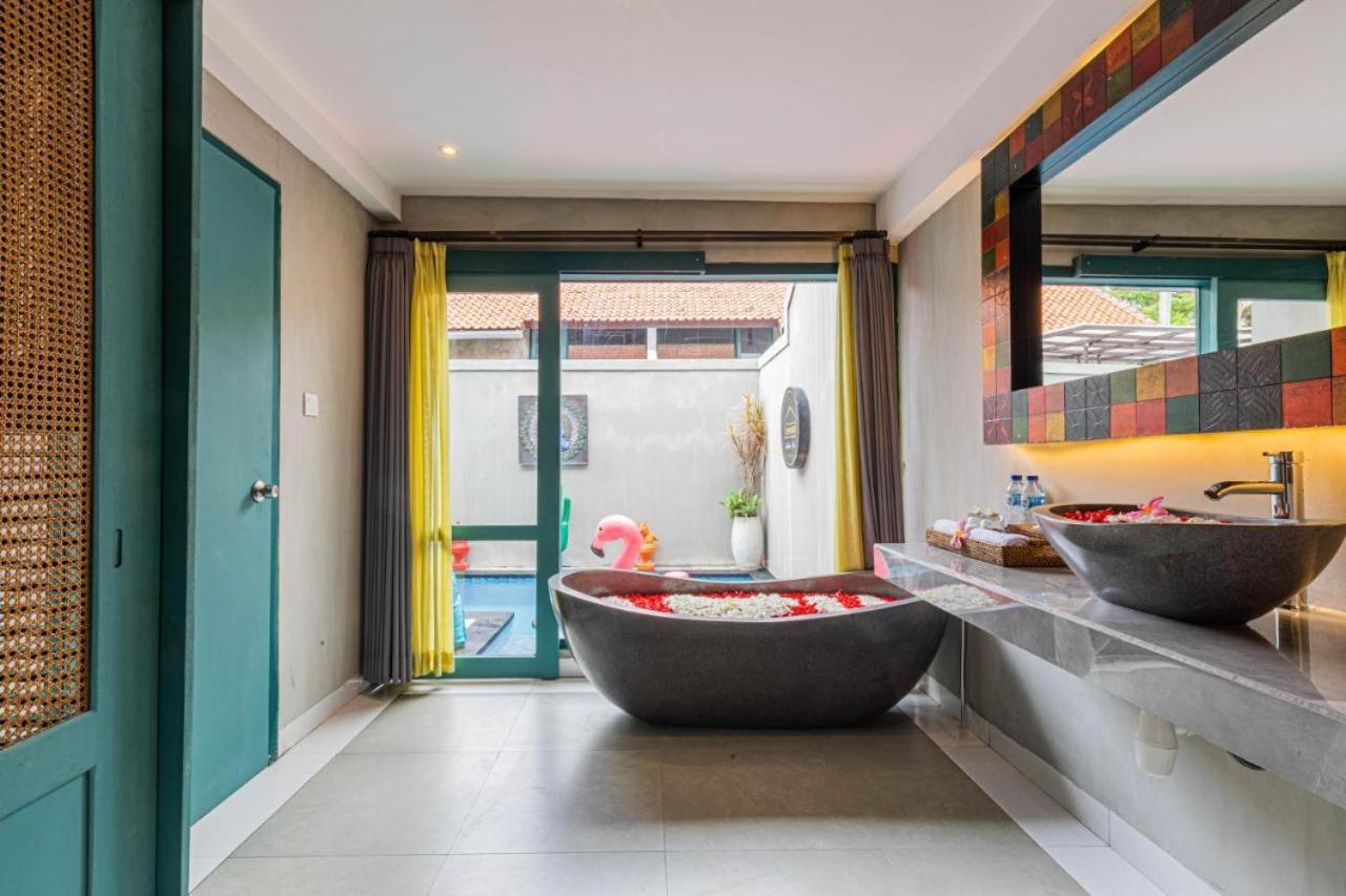 Mezzanine Industrial 1 Bedroom Private In Villa