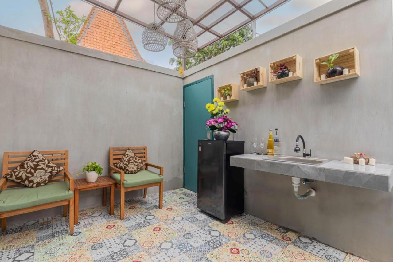 Mezzanine Industrial 1 Bedroom Private In Villa Seminyak (Bali)